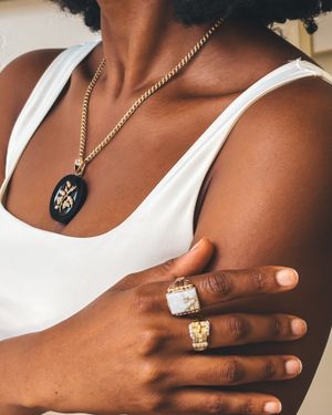 Image post by @maejeanvintage on Instagram