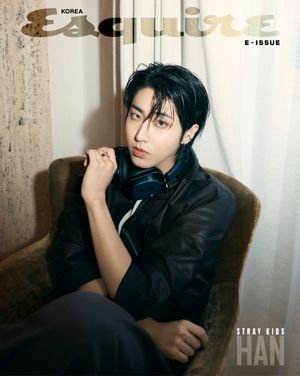 Image post by @esquire.korea on Instagram