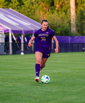 Image post by @uw_wsoccer on Instagram