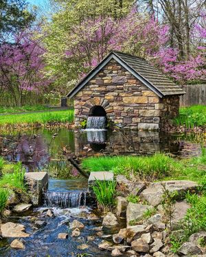 Image post by @visitbuckspa on Instagram
