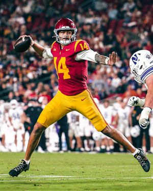 Image post by @uscfb on Instagram