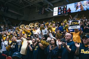 Image post by @etsumensbasketball on Instagram