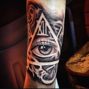 Image post by @hawaiitattoodreams on Instagram