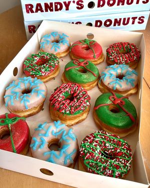 Image post by @randysdonuts on Instagram