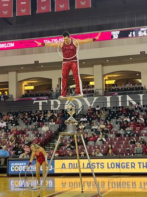 Image post by @TroyAthletics on Twitter