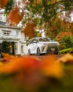 Image post by @discoverlexus on Instagram