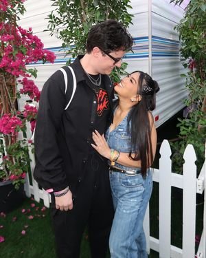 Image post by @mrsremiashten on Instagram