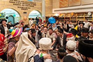 Image post by @aish_efg_men on Instagram