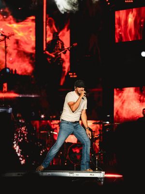 Image post by @lukebryan on Instagram