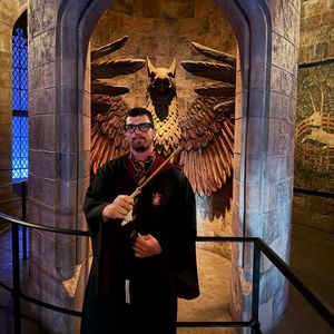 Image post by @theglovemagician on Instagram