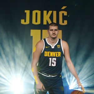 Image post by @nuggets on Instagram