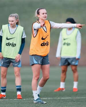 Image post by @SpursWomen on Facebook