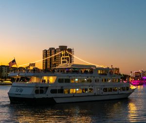 Image post by @yachtstarship on Instagram