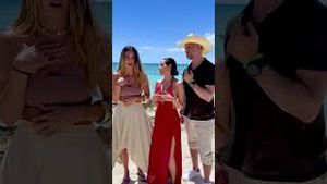 Video post by @telemundo on YouTube