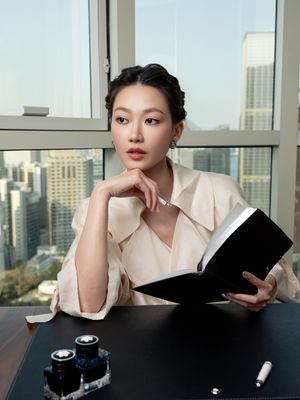 Image post by @voguehongkong on Instagram