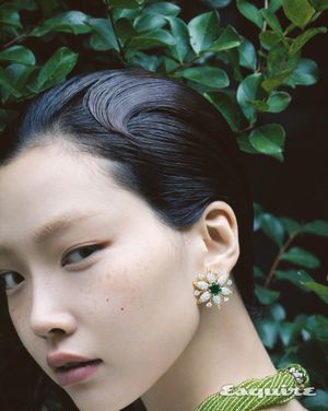 Image post by @esquire.korea on Instagram