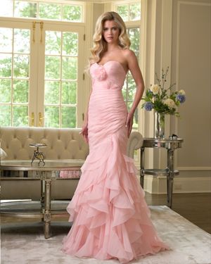 Image post by @colorsdress on Instagram