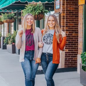 Image post by @shopfillyflair on Instagram