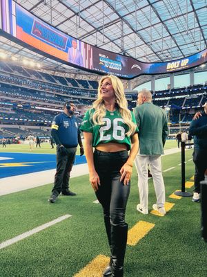 Image post by @eaglescheer on Instagram