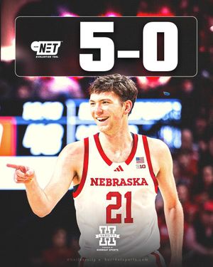 Image post by @HailVarsity on Twitter