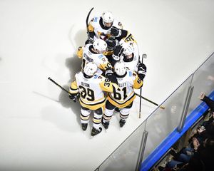 Image post by @wbspenguins on Instagram