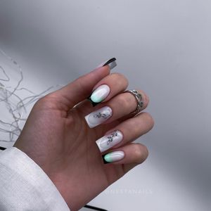 Image post by @nestanails on Instagram