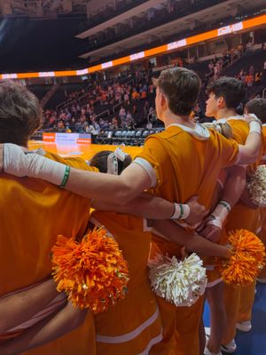 Image post by @vol_cheer on Instagram