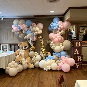 Image post by @balloons_by_victoria_dz on Instagram