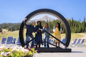 Image post by @shotbycarm on Instagram