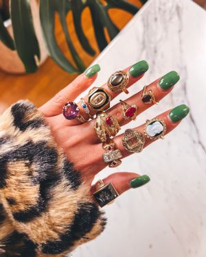 Image post by @maejeanvintage on Instagram