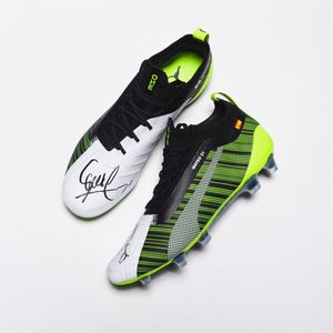 Image post by @soccerdotcom on Instagram