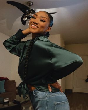 Image post by @iamcrystalcarr on Instagram