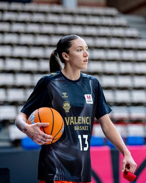 Image post by @valenciabasket on Instagram