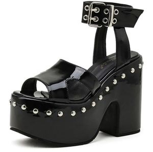Image post by @shopthebootsclub on Facebook