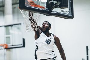 Image post by @NikeEYB on Twitter