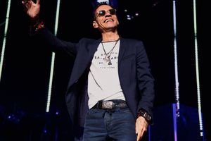 Image post by @MarcAnthony on Twitter