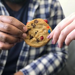Image post by @insomniacookies on Instagram