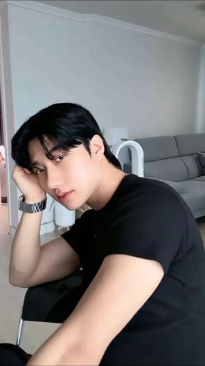 Image post by @livehooni on TikTok