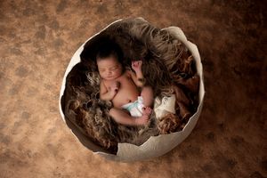 Image post by @newbornbabyphotographystudio on Instagram