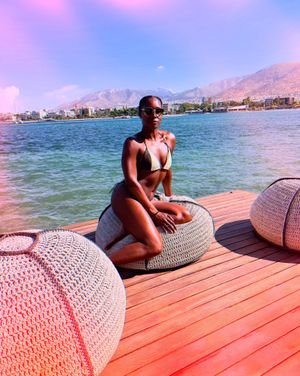 Image post by @issarae on Instagram