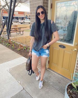 Image post by @sabrinanoellee on Instagram