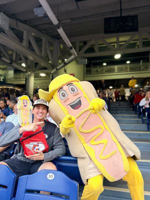 Image post by @CleHotDogs on Twitter