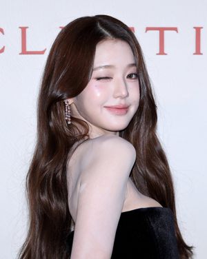 Image post by @ellemenhk on Instagram