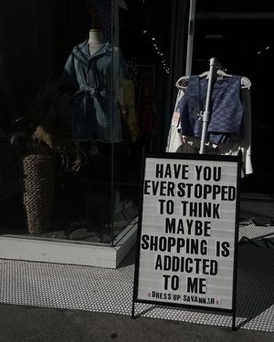 Image post by @curtsyapp on Facebook