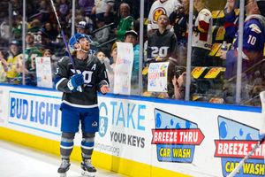 Image post by @ColoradoEagles on Twitter
