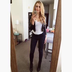 Image post by @thesuziehunter on Instagram