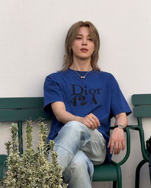 Image post by @voguehongkong on Instagram