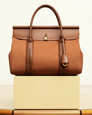 Image post by @loropiana on Instagram