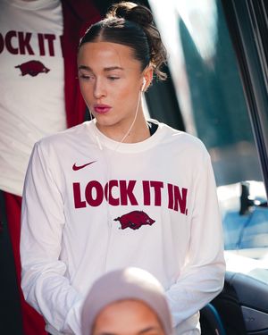 Image post by @RazorbackWBB on Twitter