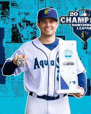 Image post by @everettaquasox on Instagram
